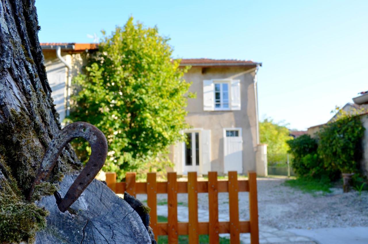 Le Gite Des Sureaux Rarécourt Exteriör bild